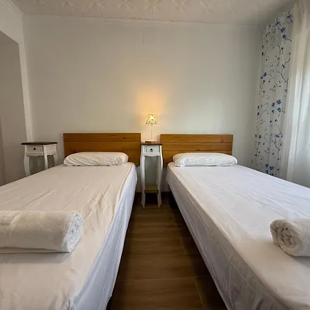 Апартаменты Domuum Holidays - Gogh Салоу